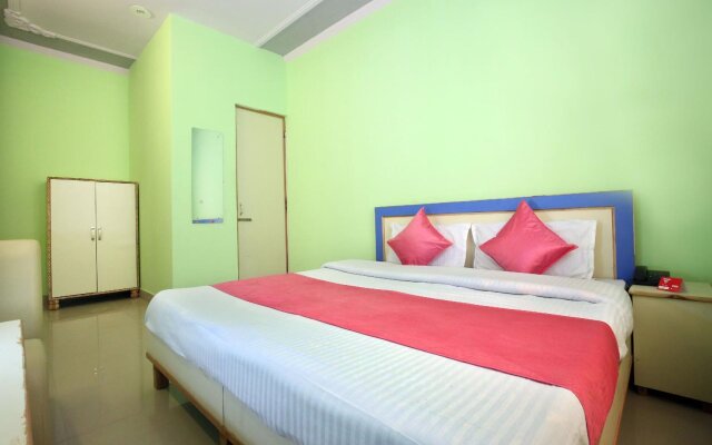 Hotel Comfort by OYO Rooms