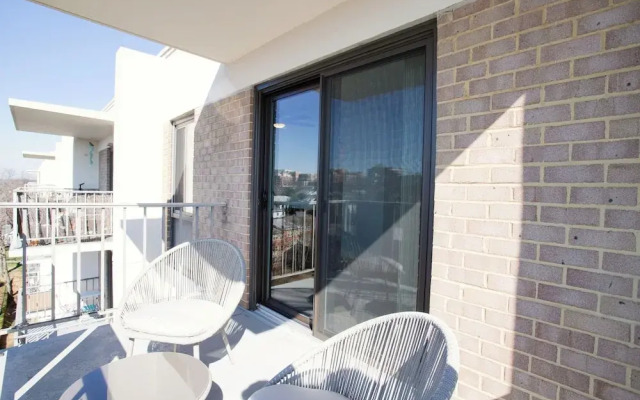Executive Studio in Clarendon