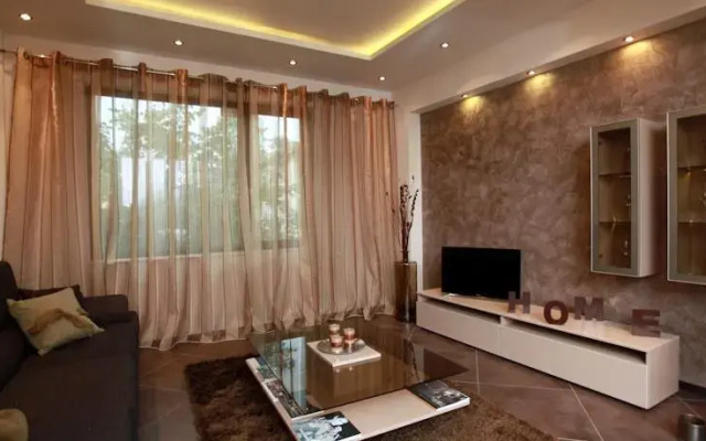 Brown Cottage Apartment