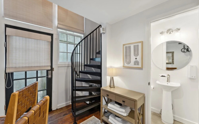Perfect Location in Downtown Charleston
