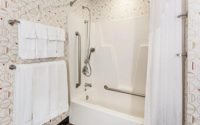 Holiday Inn Philadelphia South - Swedesboro by IHG