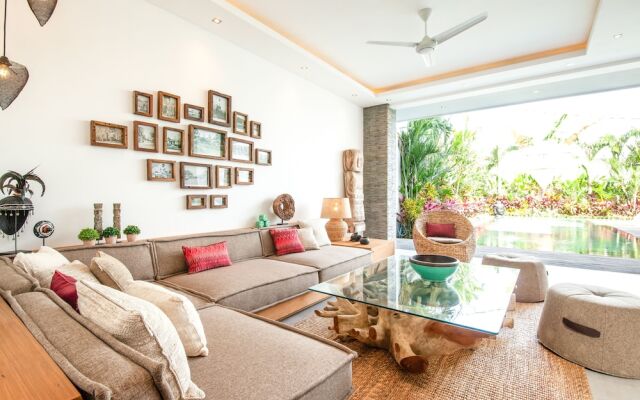 Chic 2BR Villas, Brawah Hub, 300m to Coastal Bliss