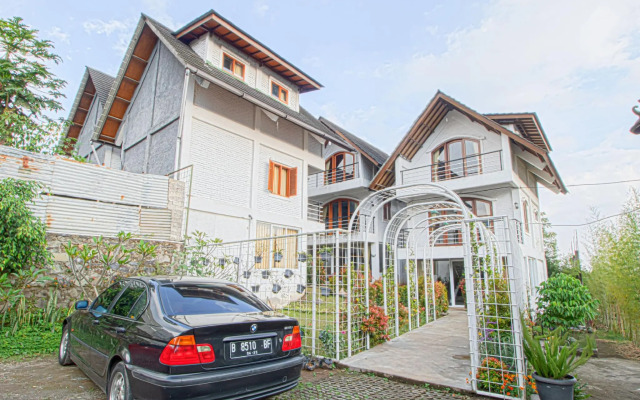 Hotel Kupu Kupu Lembang