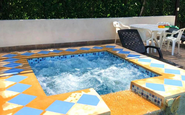 Casa con Piscina Privada Girardot