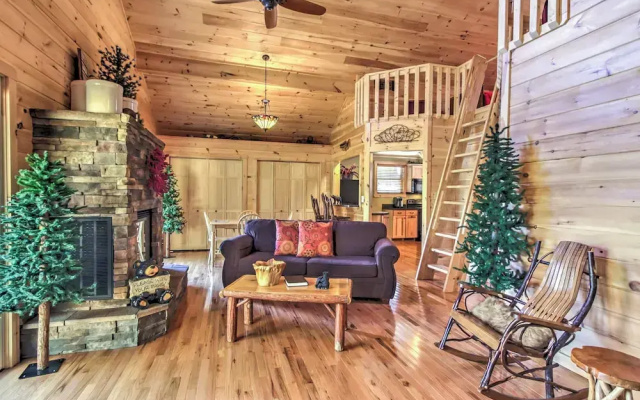 Hot Tub & Loft: Mountain-view Sevierville Cabin