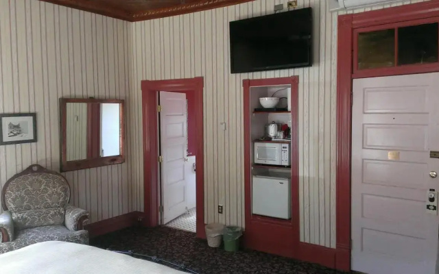 Connor Hotel