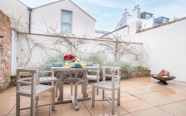 Luxury 2-bed House in Cheltenham