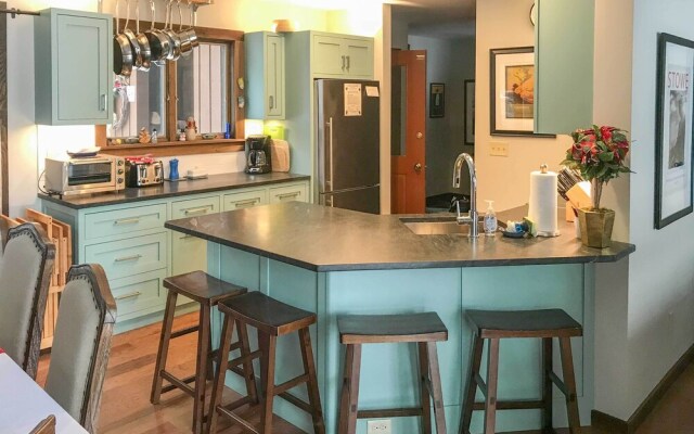 Stowe Vacation Rental w/ Deck & Mountain Views!