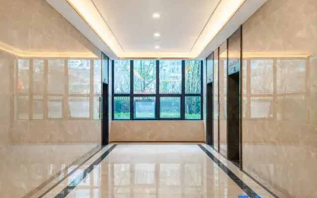 Langyi International. High-Rise City View Apartment