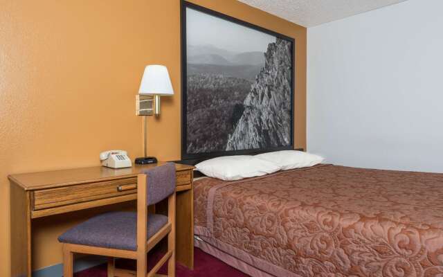 Super 8 by Wyndham Front Royal