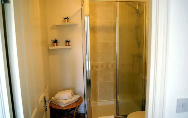 Ladysmith House - Full House