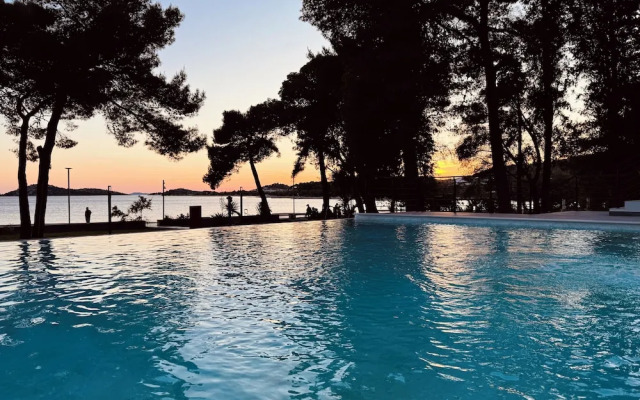Seesea Hotel