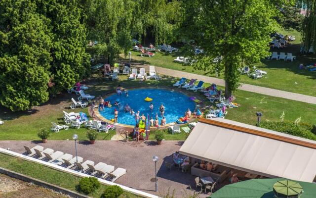 Club Tihany Resort