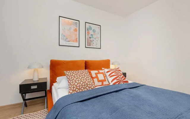 Central Warsaw Apartment by Renters