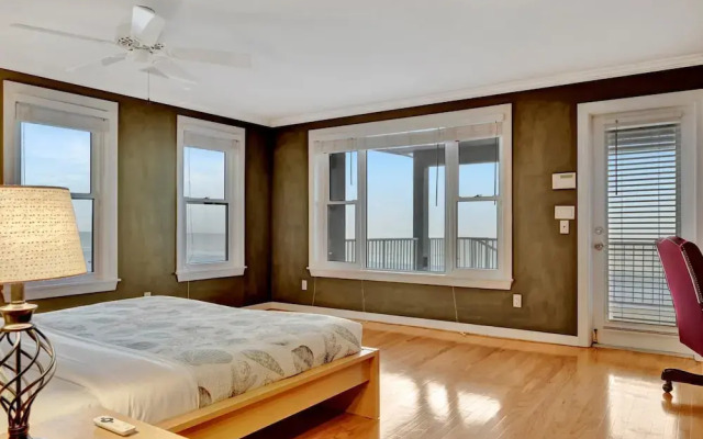 Stones Throw Beachfront Luxury Suites