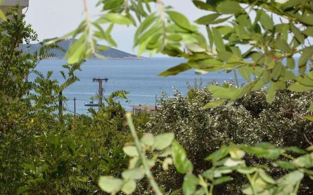 Traditional Summer House in Marmari