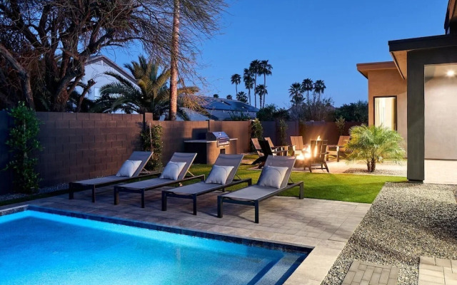 Luxe - Solstice Retreat - Heated Pools - 2 Homes