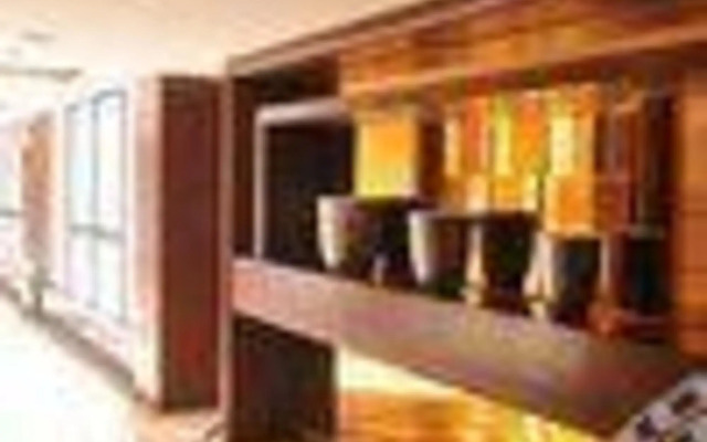 Yijing Holiday Hotel