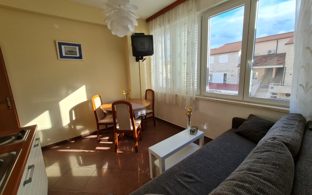 Apartment Dami - 100m from the sea A2 Earth Orebic, Peljesac peninsula