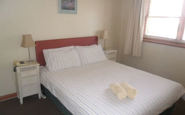 Australian Home Away @ Moonee Ponds