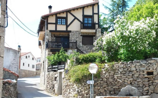 Ermita de Gredos Casas Rurales Artesano I y II/III