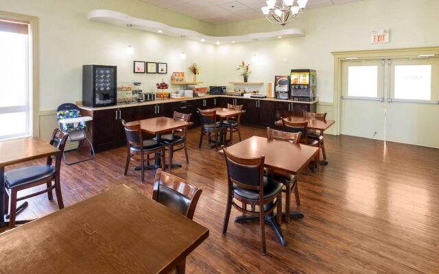 Days Inn & Suites Whitecourt