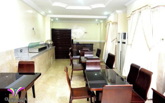Clase Alta Hotel and Suites Limited