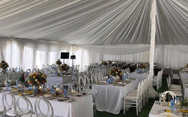 Kings Hotel And Gallery