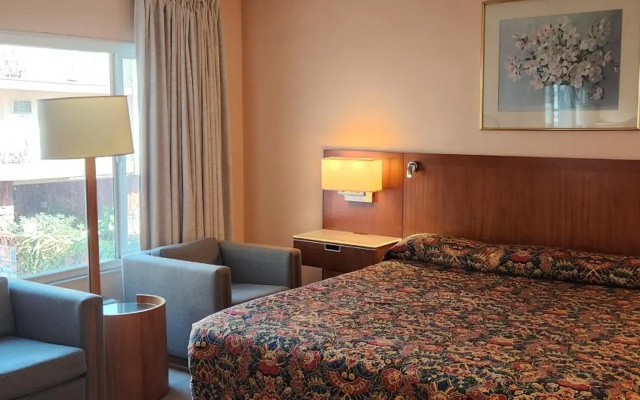 Royal Century Hotel