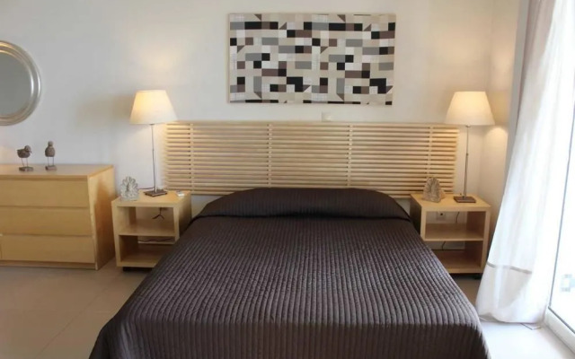 Avia Holiday Homes