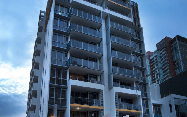 Meriton Suites Southport, Gold Coast