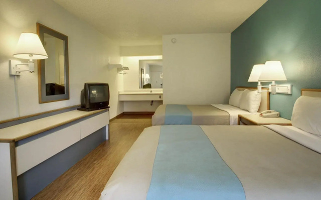 Motel 6 Cedar Rapids, IA