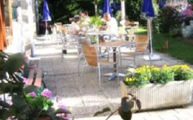 Brit Hotel La Croix Blanche