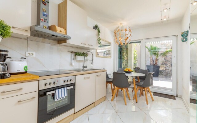 Amazing Home in Sisan with Hot Tub, WiFi & 2 Bedrooms