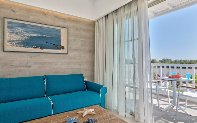 White Pearls Luxury Suites - Adults Only