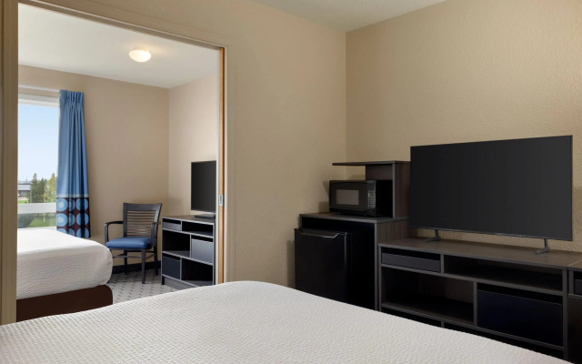 Super 8 by Wyndham Swan River MB