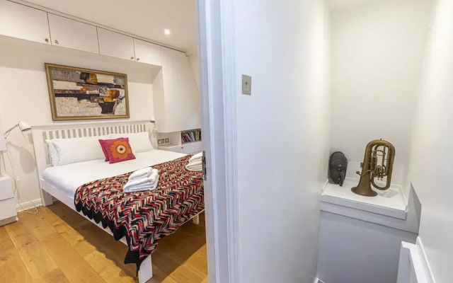 Stylish&Spacious 4br House W/Parking in Kensington