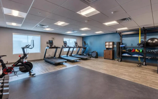 Hampton Inn & Suites Bakersfield Central
