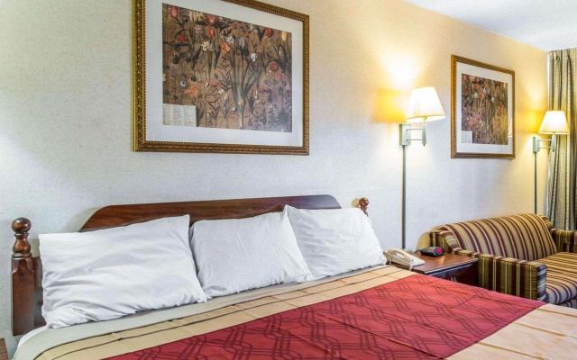 Econo Lodge Calhoun South