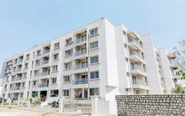 The Red Lotus Premium By OYO Rooms