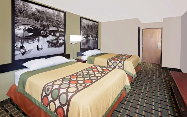 Econo Lodge Canton North