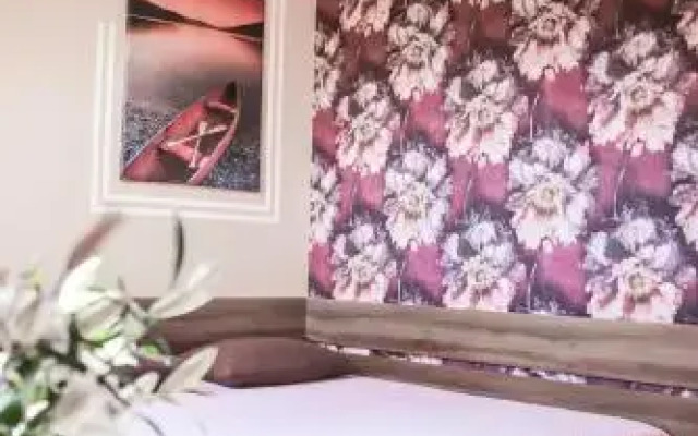 Aparthotel "DZIEWIĘTNASTKA"