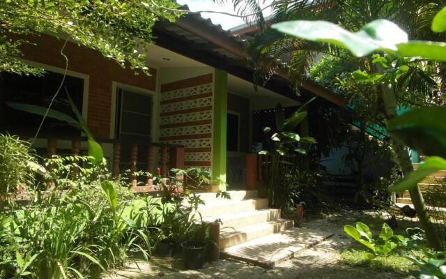 Wandee Bed and Breakfast - Hostel