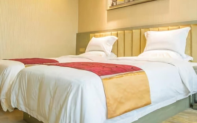 Golden Leaf Hotel