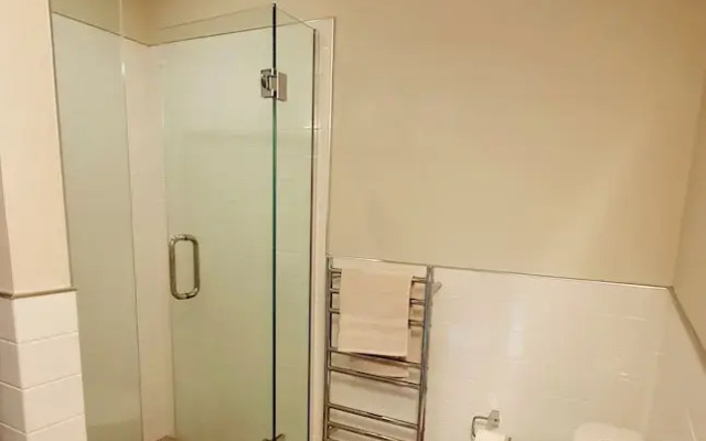 Private 2 Bedroom at the Mount main Beach