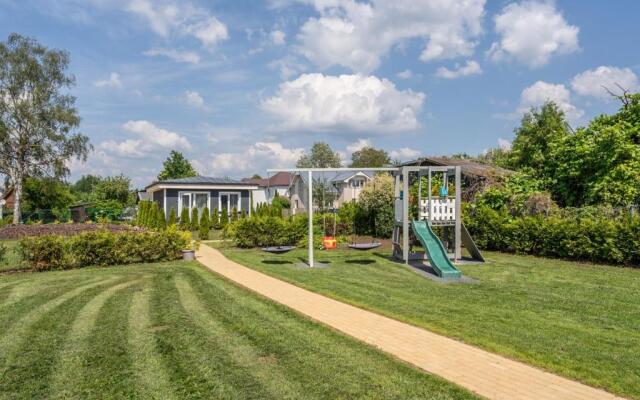 Family Garden House with Parking & Playground