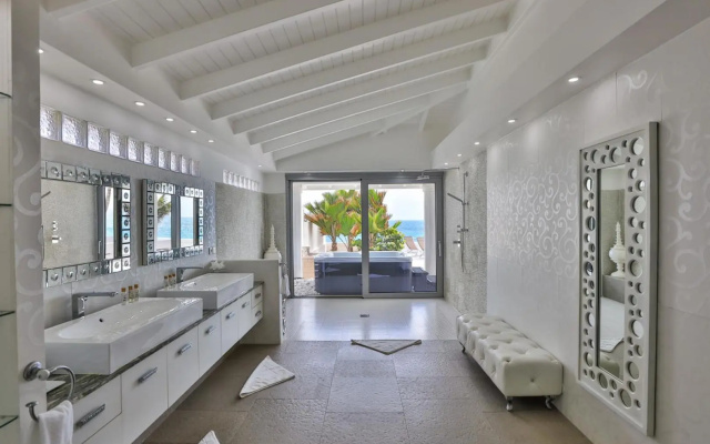 5 BR Luxe Oceanfront Escape for Groups Families Chef Service inkl — фото 4