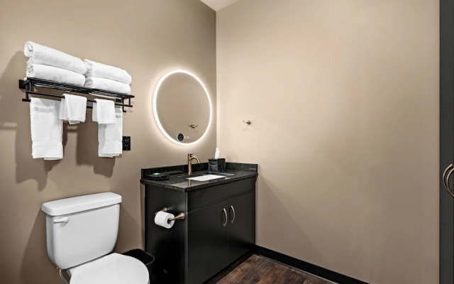 Force on 5th Avenue Hotel