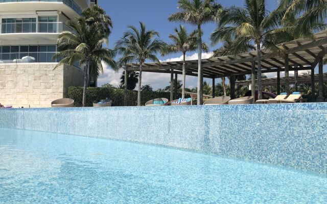 Peninsula Cancun Beachfront