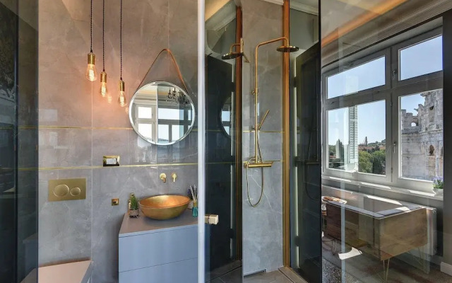 Arena & Seaview Luxurious Residence